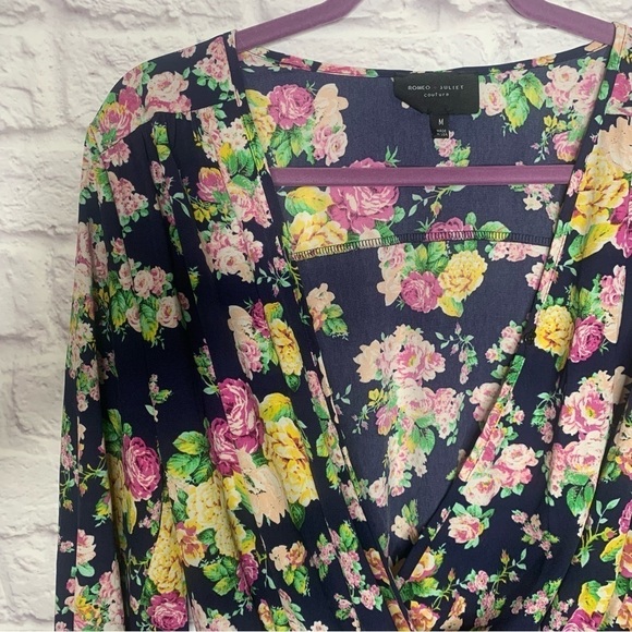 Romeo + Juliet Couture Floral Romper - Picture 4 of 13